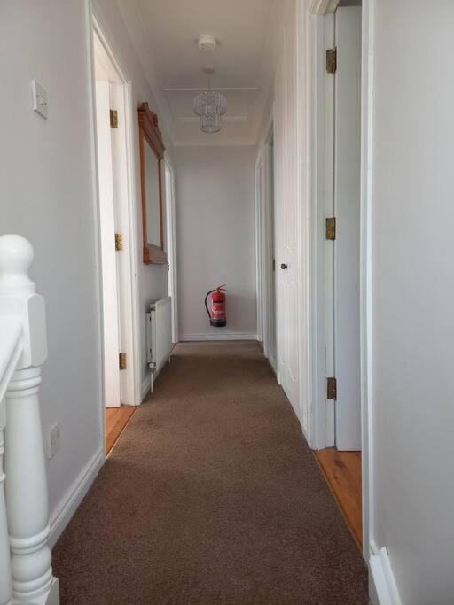 Вілла Large 4Bed Available Long-Term In Леттеркенні Екстер'єр фото